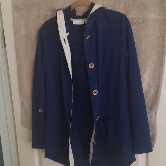 Button up jacket - Picture 3 of 3